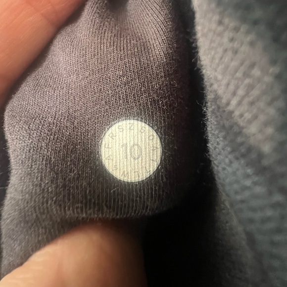 Lululemon Scuba Hoodie
Sequoia Camo
Size 10 - Picture 11 of 13